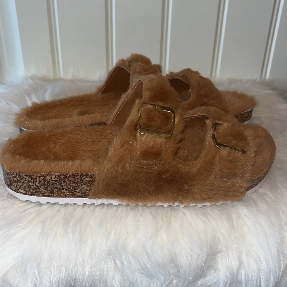 OLIVIA Miller Womens Stephy Furry Casual Slide Sandals teddy bear Tan size 9